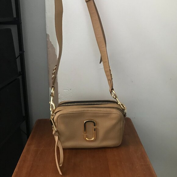 Marc Jacobs The Softshot 21 Crossbody Women's Beige Leather Shoulder Bag - Picture 2 of 14